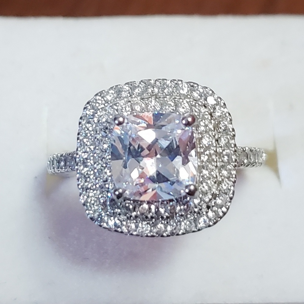White sapphire